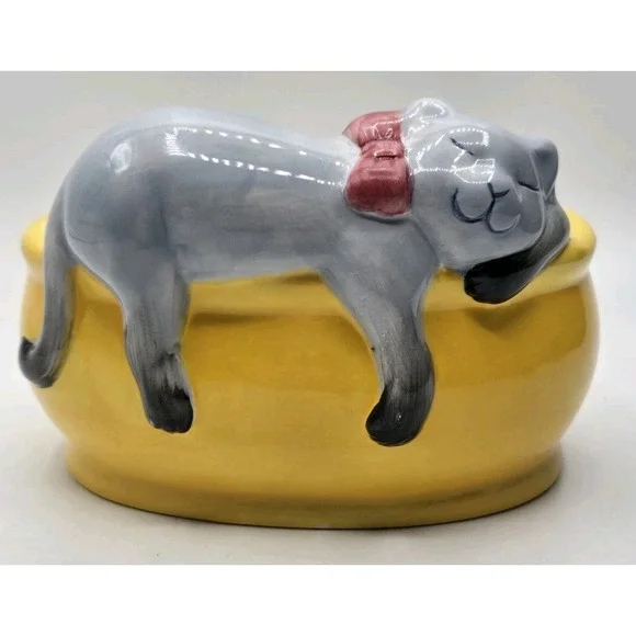 Chia Pet Cat Grass Planter - Snoozing Kitty - Rare Version - Picture 1 of 7